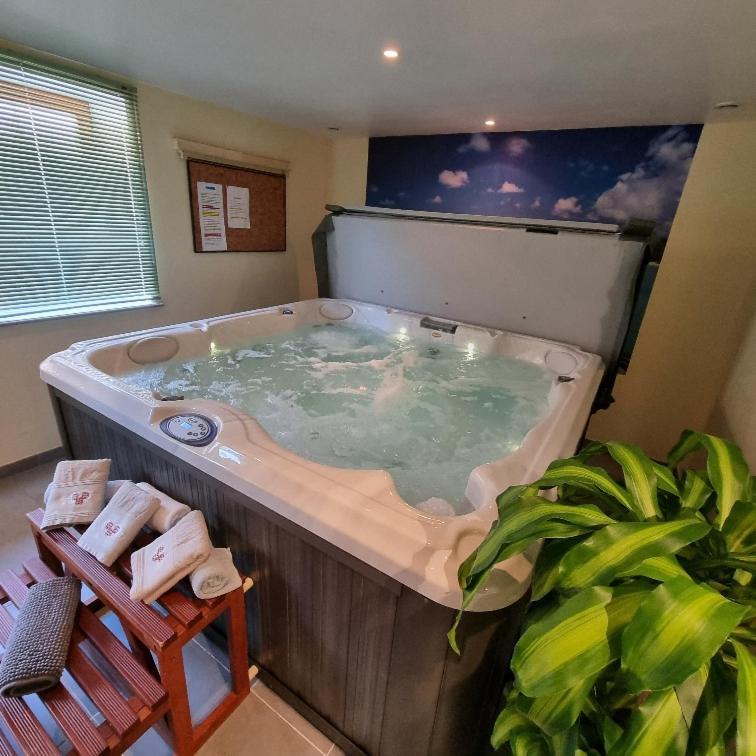 Gite Myrtille 2 A 6 Personnes Avec Spa Et Salle De Jeux Dans La Residence 旺特龙 外观 照片